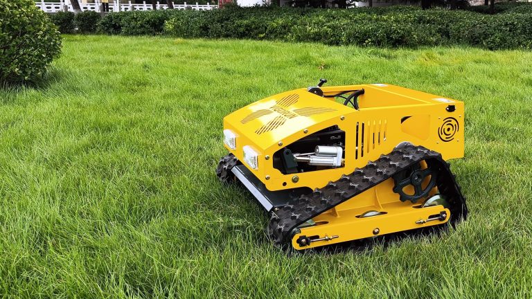 RC self mowing lawn mower with snow plow snow blade snow shovel snow removal machine