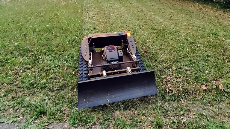 Vigorun radio controlled crawler weed trimmer for sale