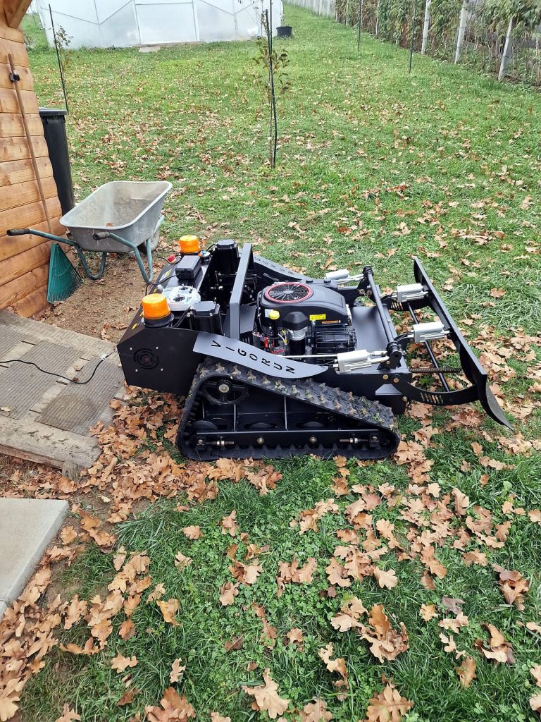 RC track cutting grass machine made by Vigorun Tech