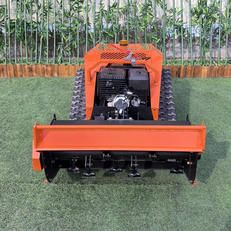 RC wheeled grass trimmer for pastoral